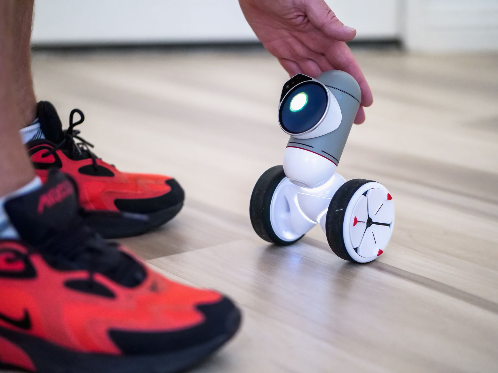 tiny robot technology